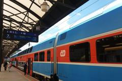 Vlak, železnice - ilustrační foto