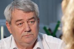 Komunisté nikomu nic nebrali, chceme revizi církevních restitucí a vystoupit z NATO, říká Filip