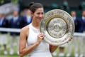 Garbiňe Muguruzaová slaví wimbledonský triumf