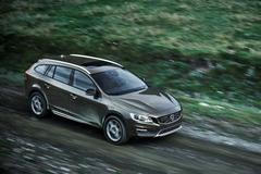 Volvo V60 Cross Country 2015