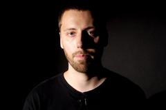 Peníze do rukou státu nepatří. Bitcoin je první skutečně svobodná měna, říká hacker