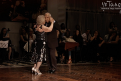 Klobouk dolů. 90letý pár stále soutěží v tangu