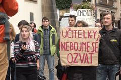 Demonstrace učitelů na Betlémském náměstí v Praze