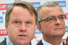 Bursík spojí síly s Kalouskem. Do voleb půjdou jejich strany spolu