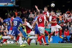 Shkodran Mustafi (Arsenal) v zápase proti Chelsea