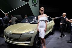 Auta a holky IAA Frankfurt 2017