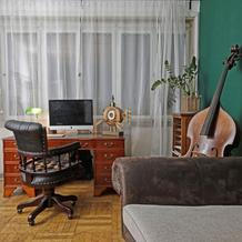 Polívka tak nazývá svoji pracovnu, kde ve svém volnu tvoří, čte si, studuje scénáře nebo nerušeně hraje na některý z nástrojů.