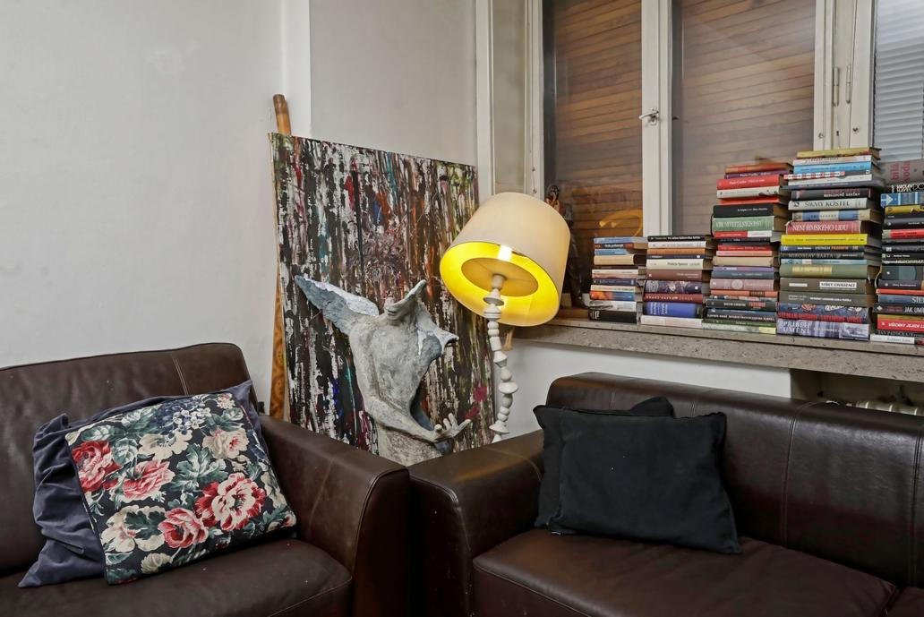 "Jsem na sebe hodně přísný. V mnoha věcech, které chci dělat, se držím zpátky, protože se bojím, že mi nevyjdou. Asi je to nějaká forma zraněného vnitřního dítěte. Ale když se proto odhodlám, tak ty věci v naprosté většině dotáhnu," říká Vladimír, který momentálně sní o malém sochařském ateliéru.