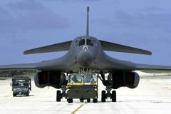 Bombardér B-1 Lancer na Guamu