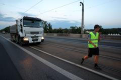 Zátěžové zkoušky Libeňského mostu