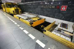 Oprava kolejnic metra mezi stanicemi Pražského povstání a Florenc