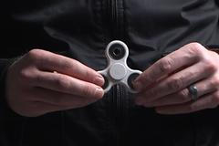 Trhák mezi hračkami. Se spinnerem se dá dělat řada triků