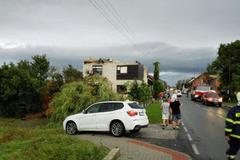 Vichřice - Bohuslavice na Náchodsku - popadané střechy