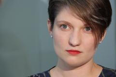 Reklamy na dezinformačních webech? Výdělek pro lidi, kteří produkují nesmysly, říká Pudilová