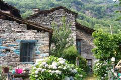 Italská vesnice na prodej na eBay