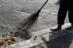 metař listí ilustrační foto