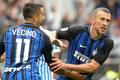 Ivan Perišič a Matias Vecino slaví gól Interu
