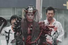 Půlnoční hovory o hororu Masomlejnek kodoku, kdy kritika Filu málem přejel autobus