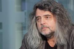 Zrušení EET by byly vyhozené peníze, ale pořád lepší než škody, které napáchá, říká autor petice