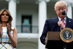 Donald Trump v zahradě Bílého domu