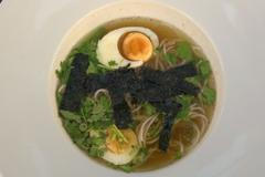 Jde to i bez klobás od Thermalu. Karlovarák radí, kde se o festivalu dobře najíst