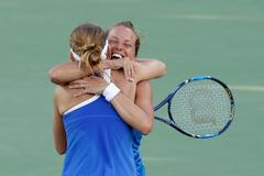 Lucie Šafářová a Barbora Strýcová