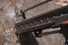 Češi razí finské metro třílafetovým monstrem. Do českých tunelů nemůže