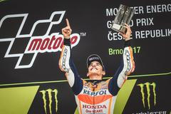 Marc Márquez slaví vítězství ve Velké ceně České republiky Moto GP