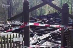 Záběry na torzo dřevěného kostela z 16. století, který shořel v Třinci