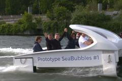 Vznášedla mohou být Uberem na vodě. Bude je mít první Paříž?