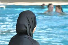 burkiny burkini ilustrační foto bazén