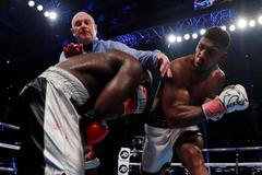 Anthony Joshua vs. Carlos Takam (2017)