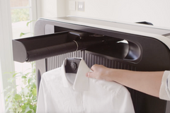 Žehlení je na prd. Effie je revoluční stroj, který vyžehlí prádlo za vás