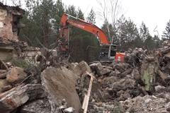 VIDEO: Bývalý štáb sovětských vojsk v Ralsku srovnán se zemí