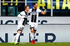 Jakub Jankto a Kevin Lasagna se radují v utkání Inter Milán vs. Udinese