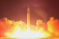 Severní Korea oznámila úspěšný test nové mezikontinentální balistické rakety
