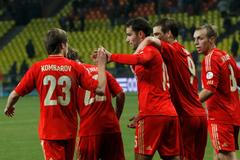 Ruští fotbalisté slaví vítězství v kvalifikaci MS 2014 proti Ázerbajdžánu.