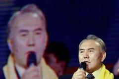 Prezident Nazarbajev na předvolebním mítinku