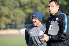 Carlos Tévez a Gustavo Poyet, hvězda a trenér čínského týmu Šanghaj Greenland Šenhua FC