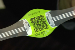 Etiketa odhalí, zda máte v ruce originální výrobek, nebo padělek