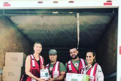 Monica Puigová a Maria Šarapovová pomáhají Portoriku