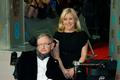 Fyzik Stephen Hawking s dcerou Lucy (BAFTA v Londýně)
