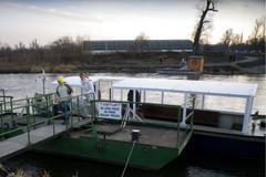 Troja - přívoz místo lávky, 26.12. 2017