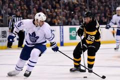 NHL, Boston-Toronto: Brad Marchand (63) - Roman Polák