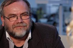 Postižení vrací život do zapomenutého kraje, Neratov jsme si vybudovali z ruiny, říká kněz Suchár