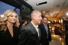 Přímý přenos: Vše podstatné z voleb sledujte právě teď v živém vysílání DVTV