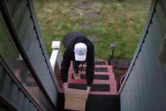 Pokus o krádež balíčku.