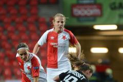 LM, Slavia-Lyon:: Petra Divišová (19) - Eve Perissetová (19)