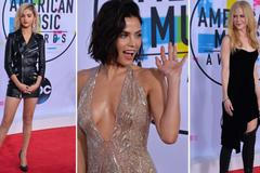 Odvážné modely z American Music Awards: Kdo ukázal nejvíc?