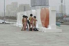 Češi v Kazachstánu jako Borat